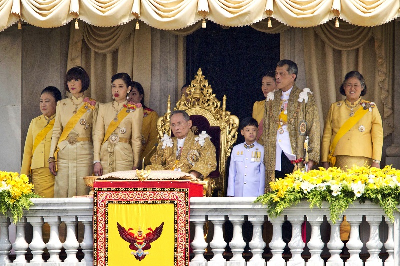 The royal family of Thailand (Top10archives.com)