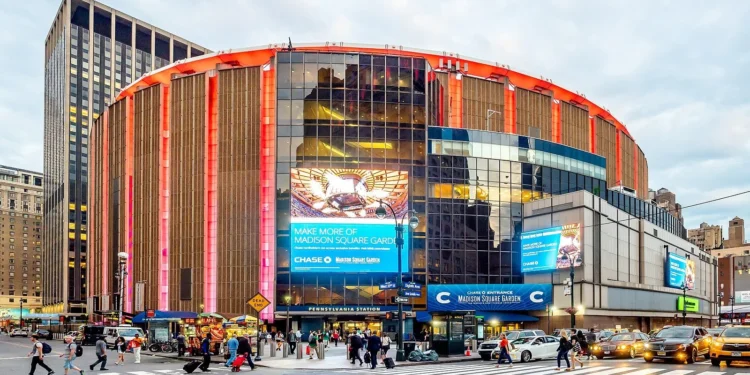 Top 10 Best NBA Basketball Arenas In The World 2022