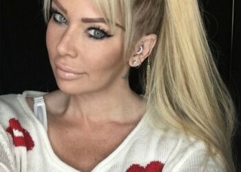 Top 10 Richest Adult stars In The World 2022