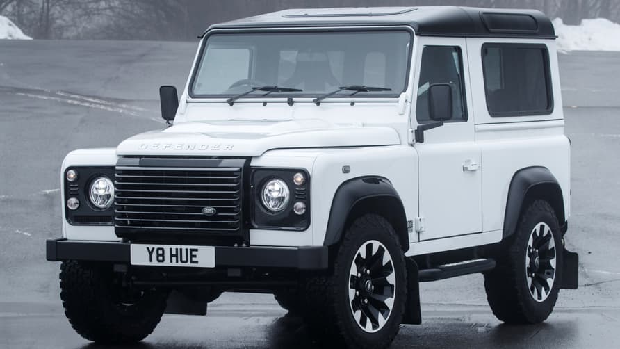 Land Rover Defender Works V8-1-(top10archives.com)