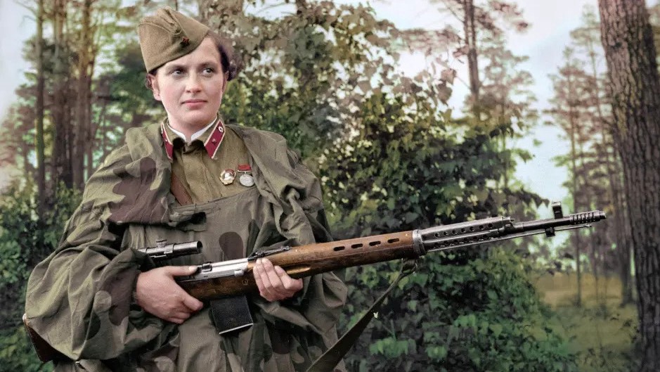 Lyudmila Pavlichenko Deadliest Snipers (top10archives.com)