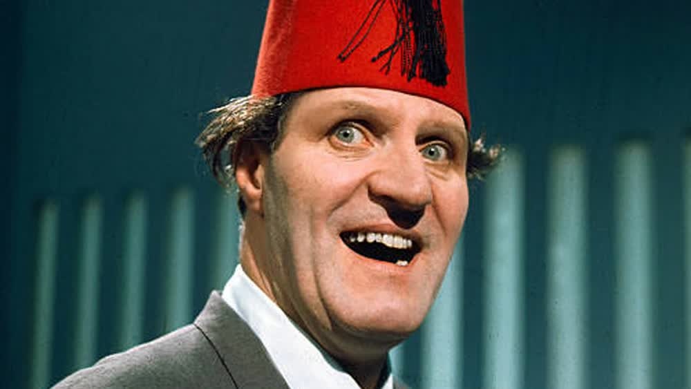 Tommy Cooper Magicians Who Died (top10archives.com)