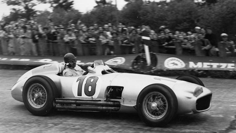 Juan Manuel Fangio-(top10archives.com)