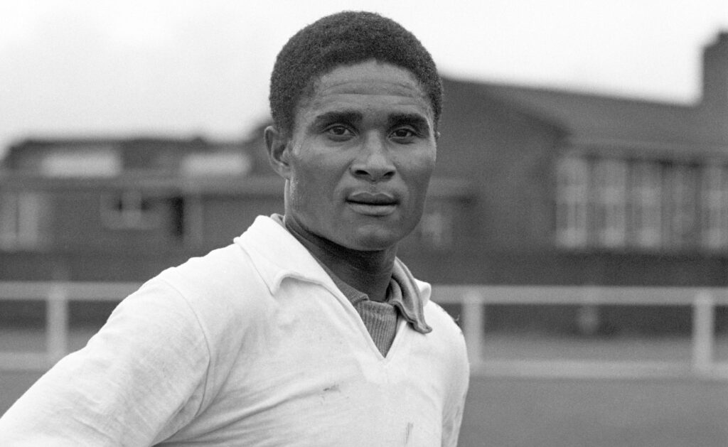 Eusebio, Top 10 Highest Goal scorers Of All Time (Top10archives.com)
