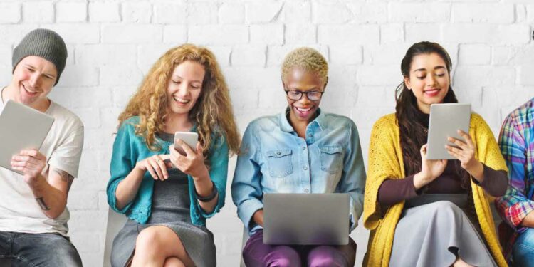 Top 10 Best Courses To Study In University 2022