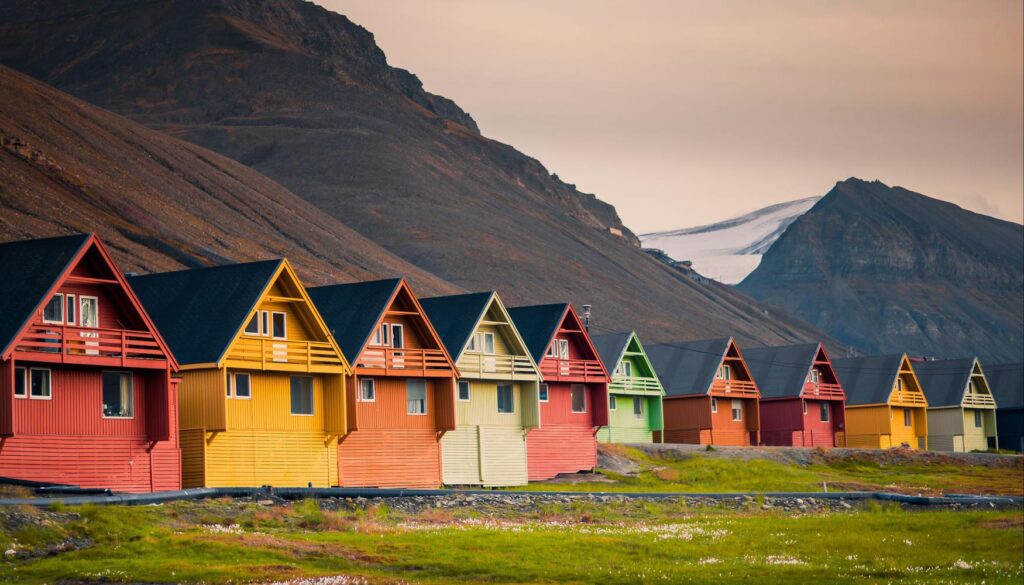 Longyearbyen
(top10archives.com)