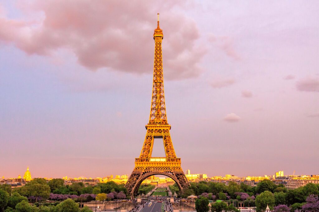 PARIS, FRANCE Best Cities (top10archives.com)