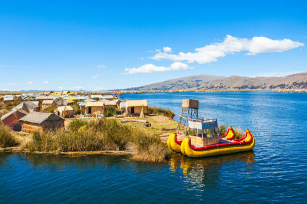 LAKE TITICACA, SOUTH AMERICA Beautiful Lakes (top10archives.com)