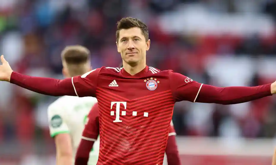 Robert Lewandowski, Top 10 most famous footballers in the world 2022 (top10archives.com)