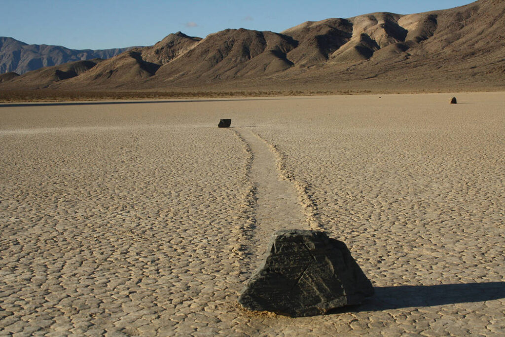 Racetrack playa
(top10archives.com)